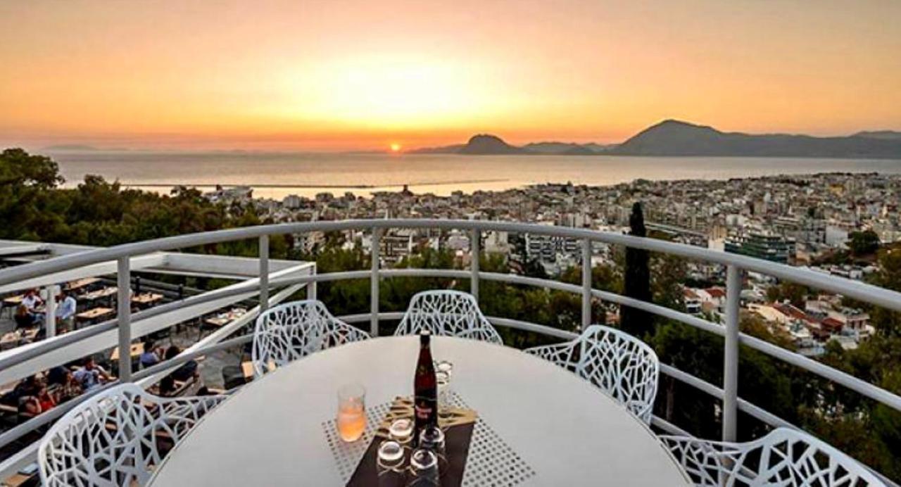 Oikiastudios2 Patras Esterno foto