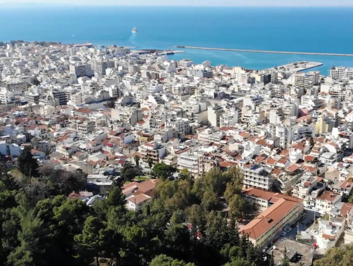 Oikiastudios2 Patras Esterno foto