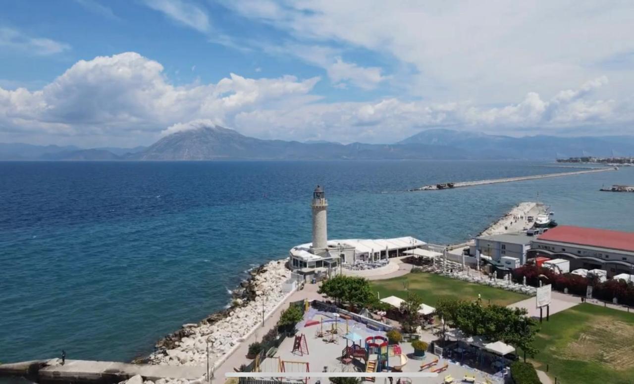 Oikiastudios2 Patras Esterno foto