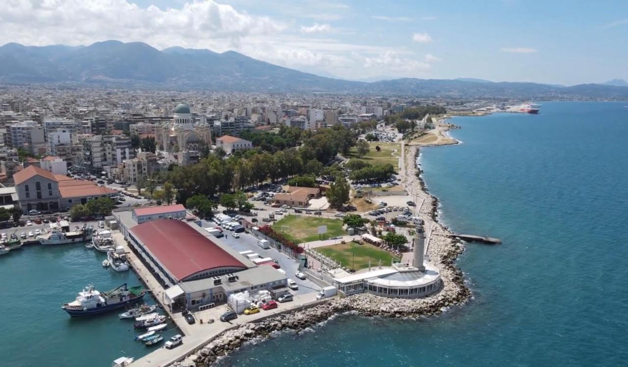Oikiastudios2 Patras Esterno foto
