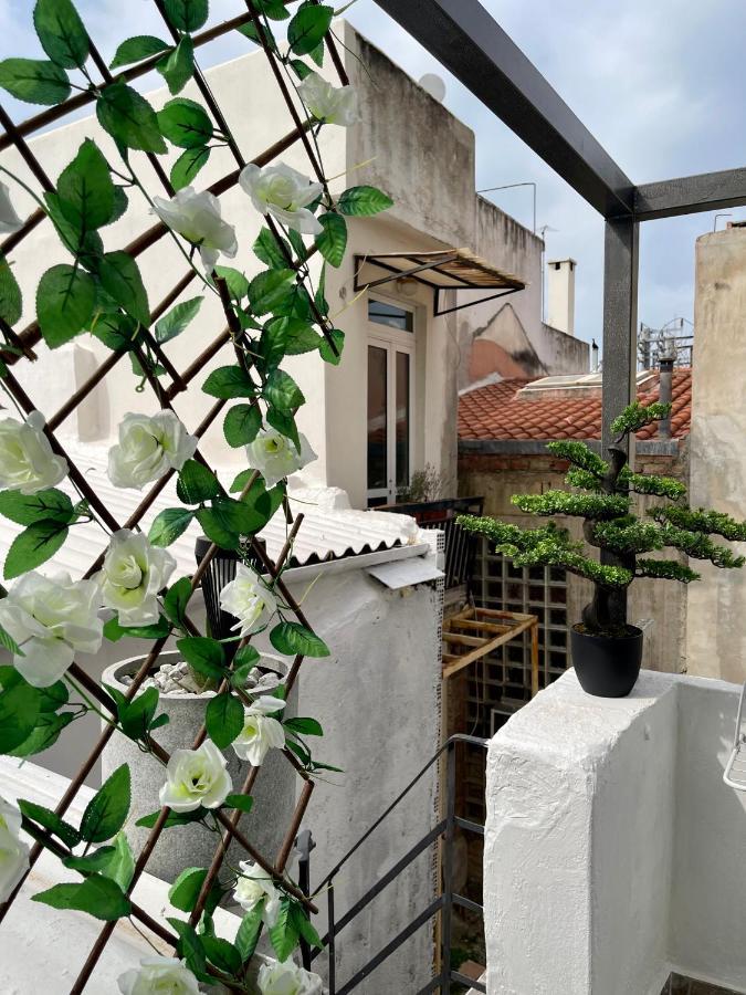 Oikiastudios2 Patras Esterno foto